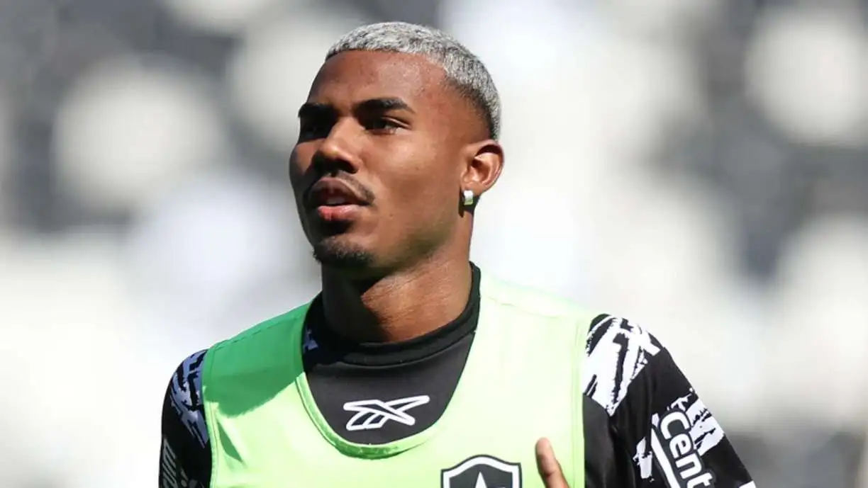 Corinthians tenta Cuiabano neste início de temporada, mas vê concorrência forte pelo jogador - Foto: Vitor Silva/Botafogo FR