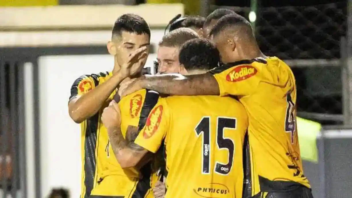 O Corinthians observa um dos jogadores destaque do Novorizontino, líder do Paulistão - Foto: Juan Rodrigues/Novorizontino