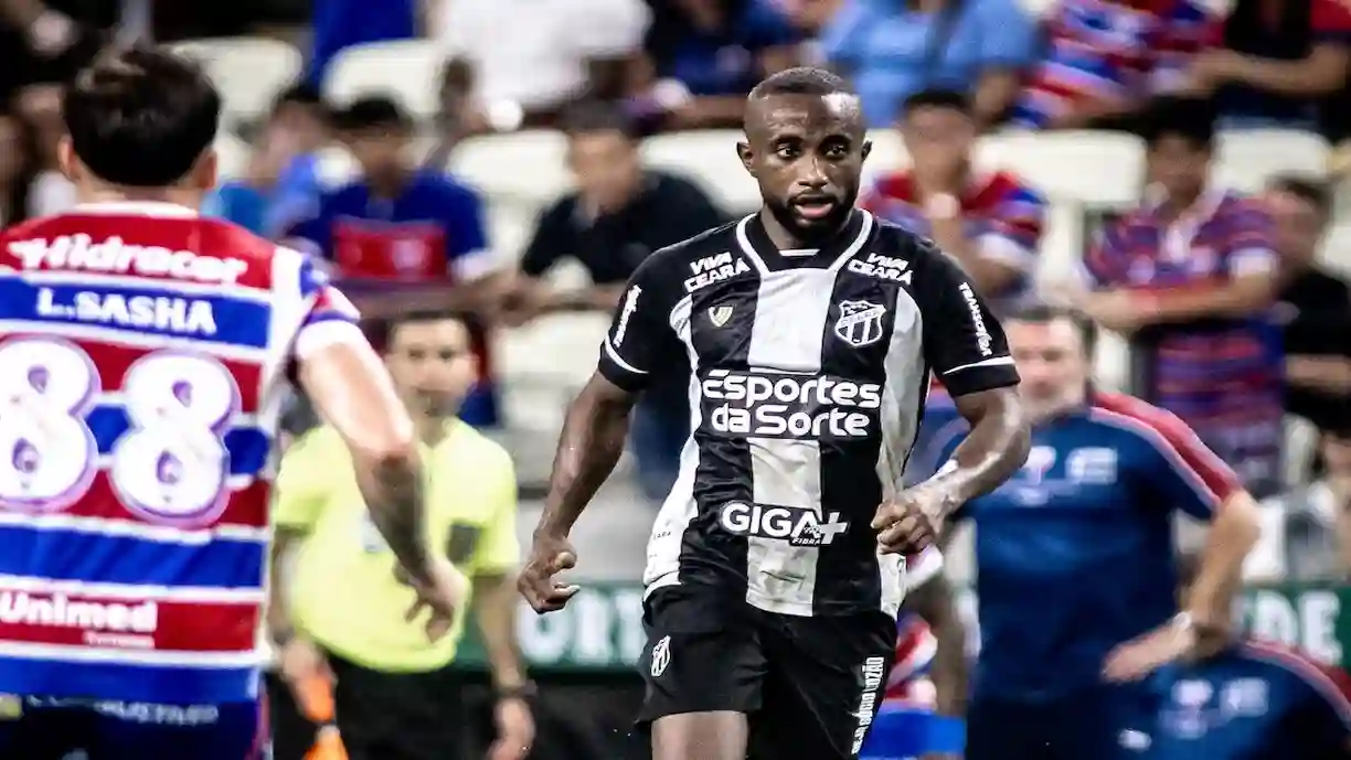 Dieguinho, volante do futebol nordestino despertou o interesse do Corinthians que busca por reforços - Foto: Gabriel Silva/Ceará SC