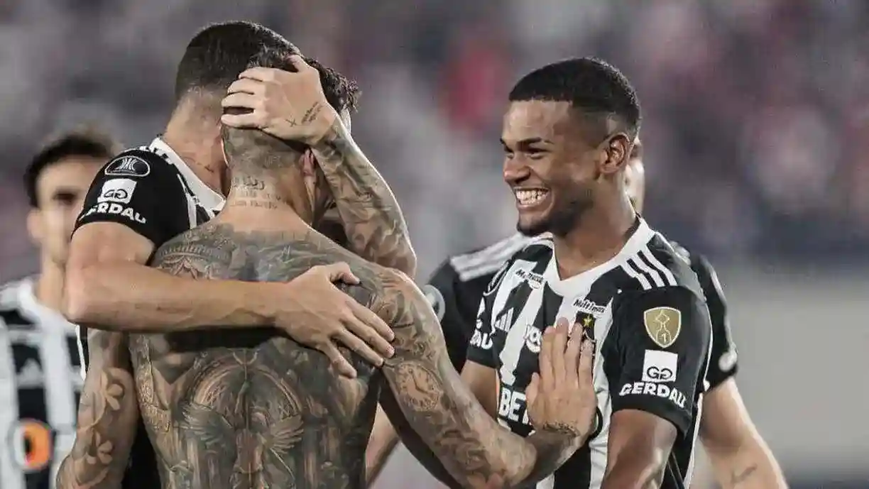 Corinthians busca a contratação de atleta com passagem pelo Atlético Mineiro - Foto: Reprodução/Instagram - Renzo Savaria