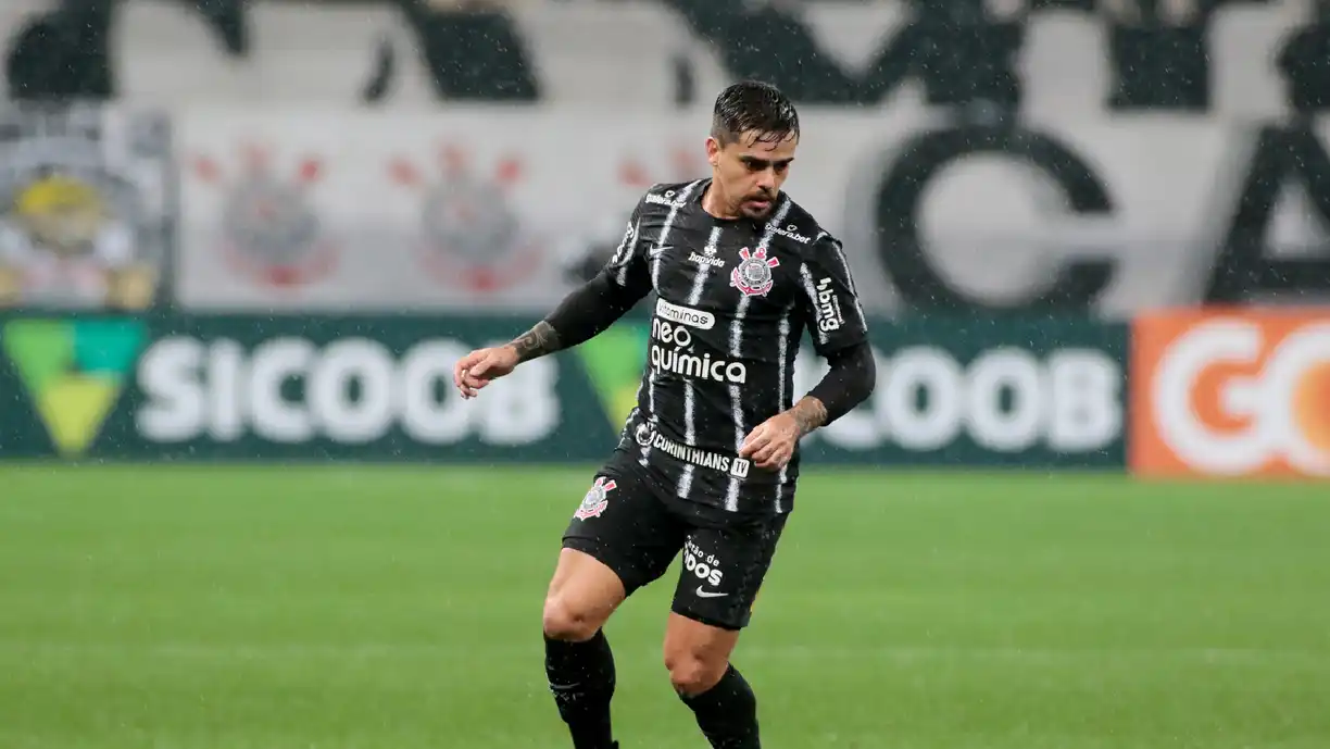 Fagner pede compensação financeira para rescindir com alvinegro paulista - Foto: Rodrigo Coca/Agência Corinthians