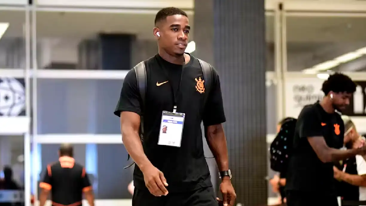 Félix Torres está muito próximo de deixar o Corinthians e ser emprestado para outro clube brasileiro - Foto: Marcos Ribolli