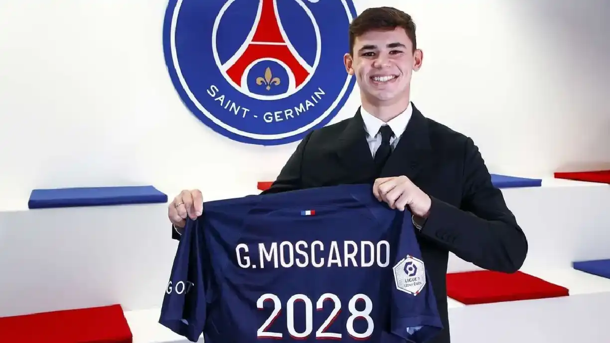 Ex-Corinthians, Gabriel Moscardo está na mira de clube europeu que quer tirá-lo do PSG; Timão vai receber valores pela venda  - Foto: PSG