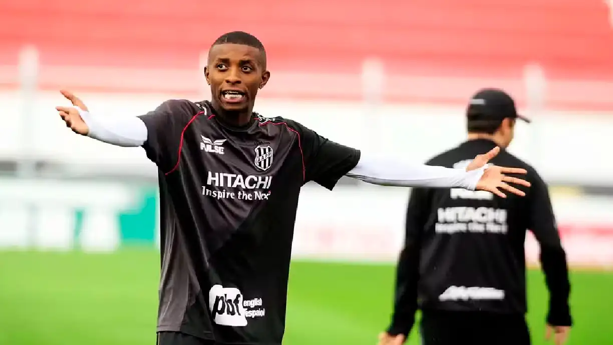 Jonathan Cafú, ex-Corinthians está fora da partida pela Ponte Preta e sua reestreia foi adiada - Foto: Marcos Ribolli