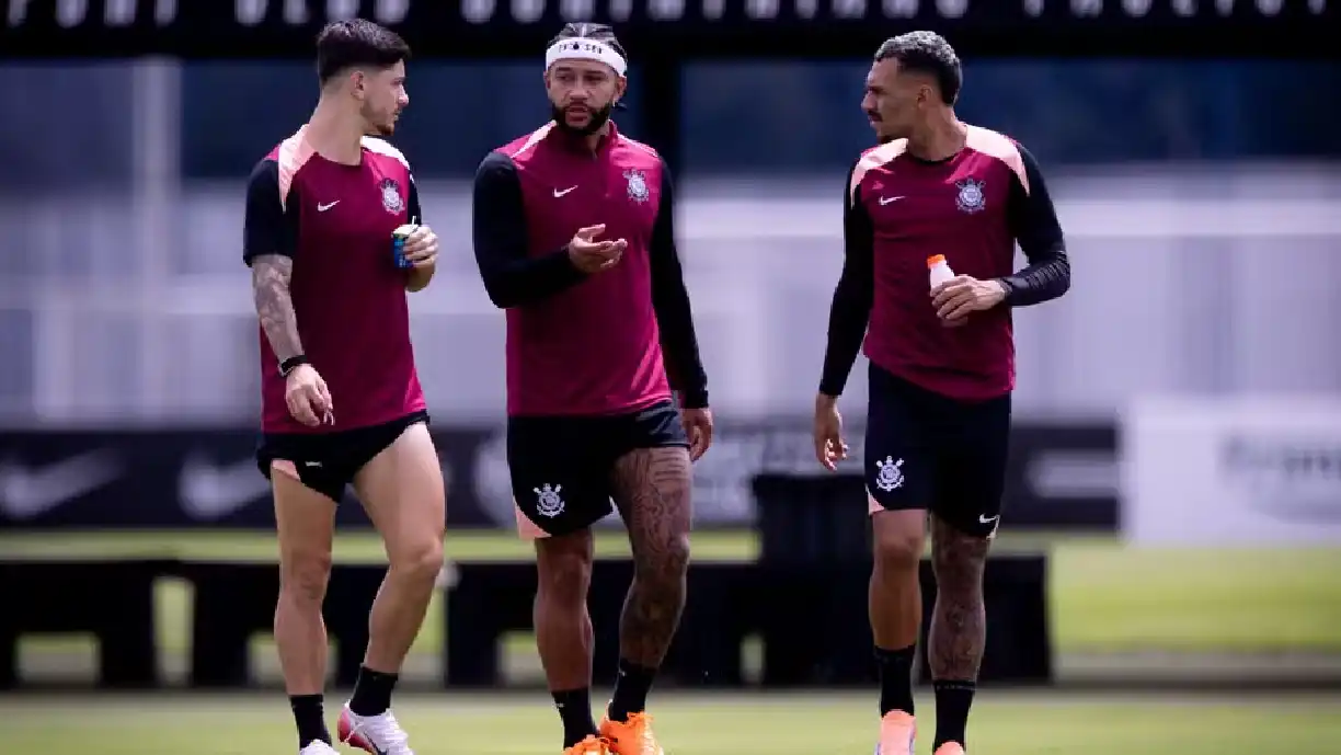 Trio estará fora de combate no duelo contra o Velo Clube e Dorival Junior ainda tem atletas pendurados - Foto: Rodrigo Coca/Agência Corinthians
