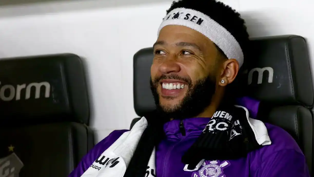 Contrato de Memphis Depay está próximo do fim e ex-Corinthians analisa possível renovação - Foto: Reprodução/X