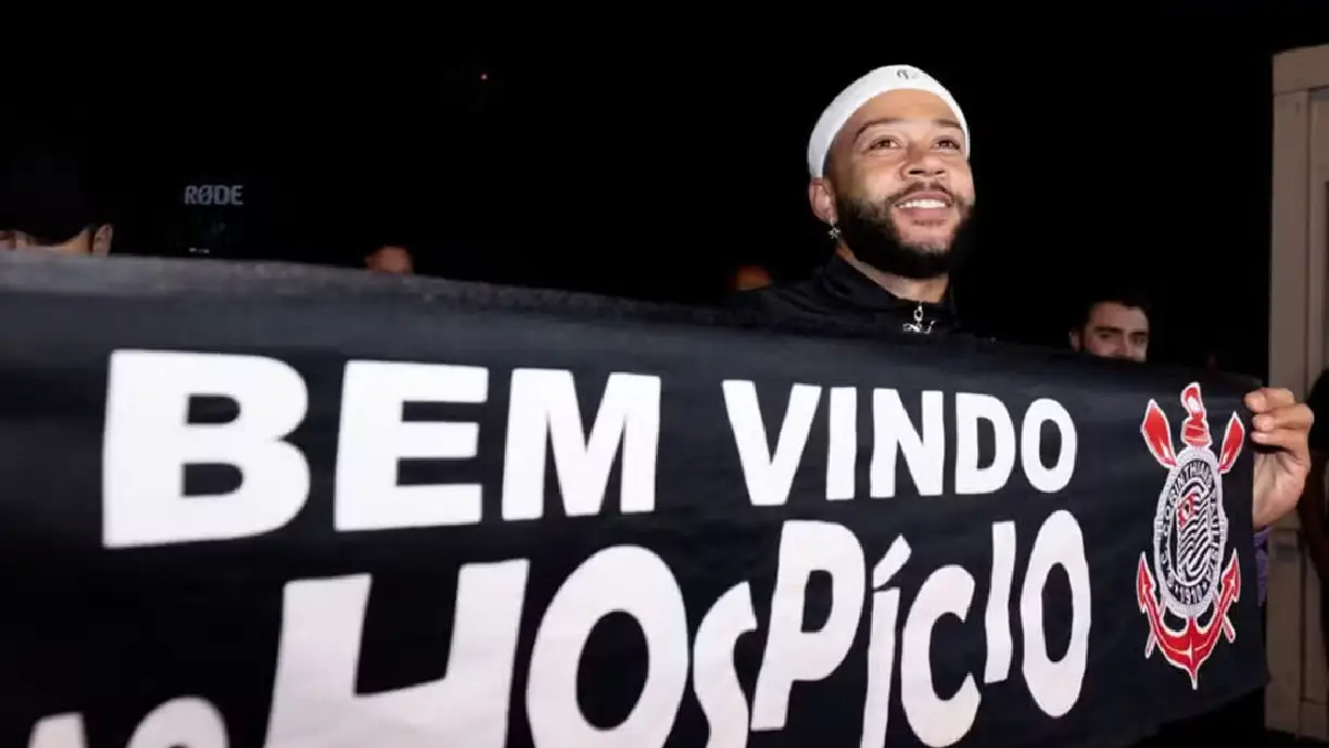 Memphis Depay e mais seis nomes estão com contrato perto do fim no alvinegro paulista - Foto: Rodrigo Coca/Agência Corinthians