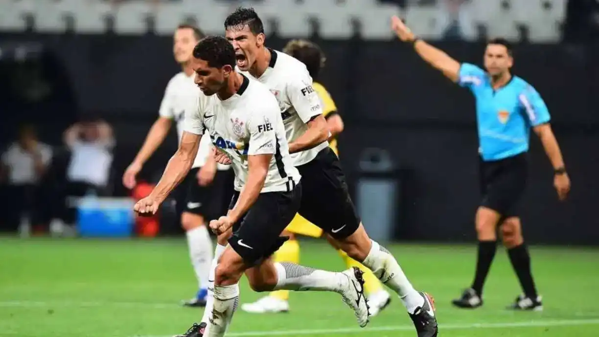 Jogador do São Bernardo relembra jogos por Corinthians e pelo Flamengo - Foto: Sérgio Barzaghi/Gazeta Esportiva