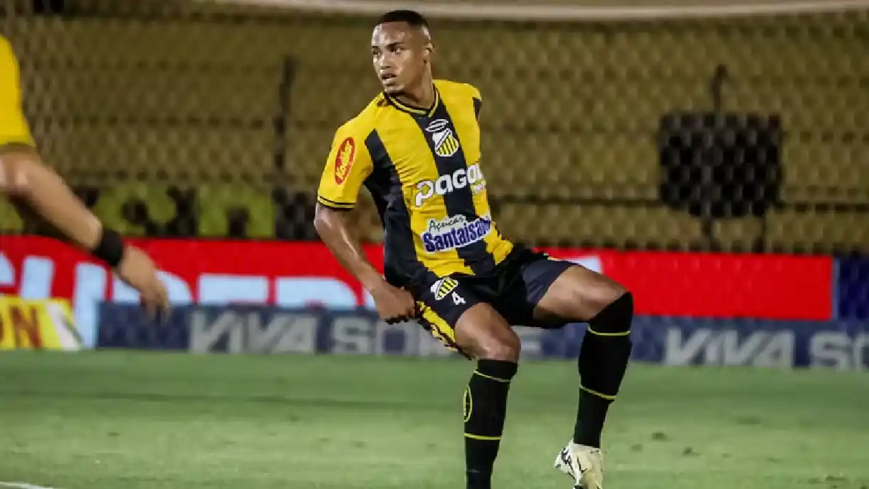 Defensor da equipe do interior paulista está sendo monitorado pelo Corinthians - Foto: Higor Barro/Novorizontino