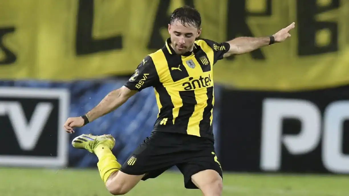 Pedro Milans jogou pelo Peñarol, mas agora, está livre no mercado e está acertado com o Corinthians - Foto: Leonardo Mainé