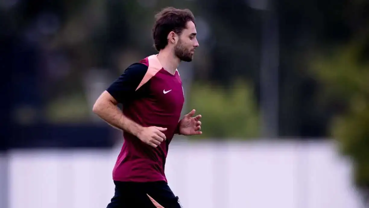 Pedro Milans chega ao Corinthians para disputar posição com Matheuzinho - Foto: Rodrigo Coca/Agência Corinthians