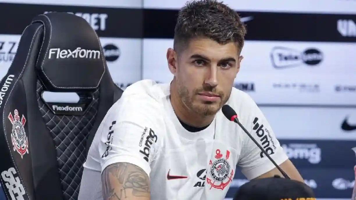 Pedro Raul conversa com Dorival Júnior sobre as chances que pode ganhar no Timão - Foto: Agência Corinthians