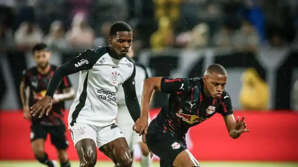 Hugo Souza comentou sobre a derrota para o Bragantino e projeta Corinthians e São Paulo - Foto: Ari Ferreira/Red Bull Bragantino