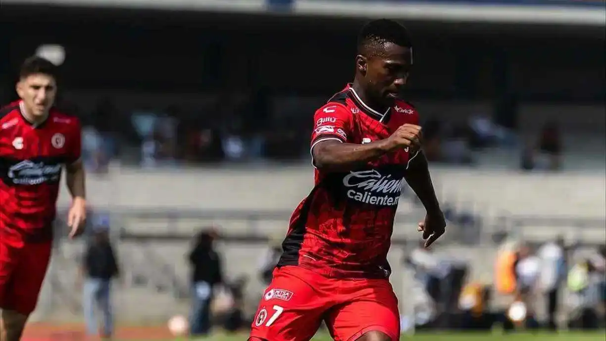 Cria da base do São Paulo pode ser contratado pelo Corinthians, nesta primeira janela de transferências - Foto: Reprodução/Instagram