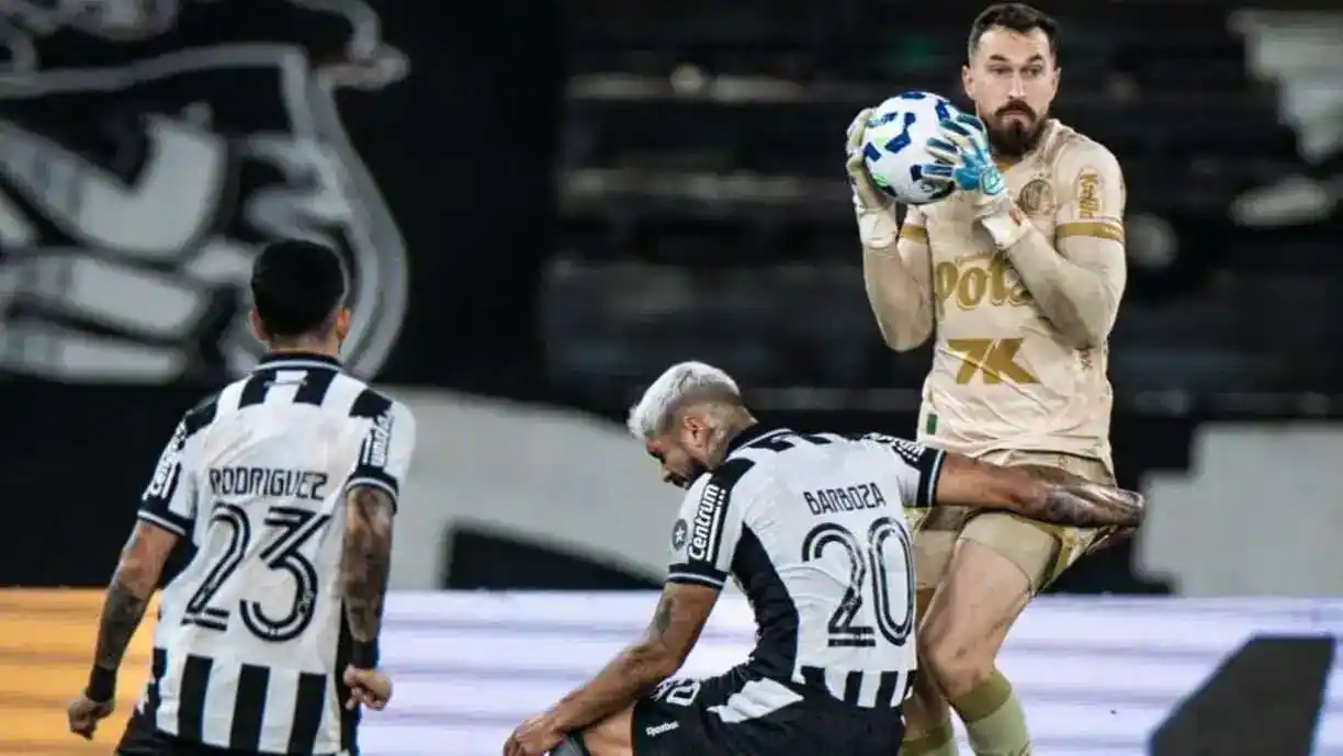 Ex-Corinthians, Walter chegou a pensar em aposentadoria e comenta sobre bom momento no Mirassol - Foto: Pedro Zacchi/Agência Mirassol