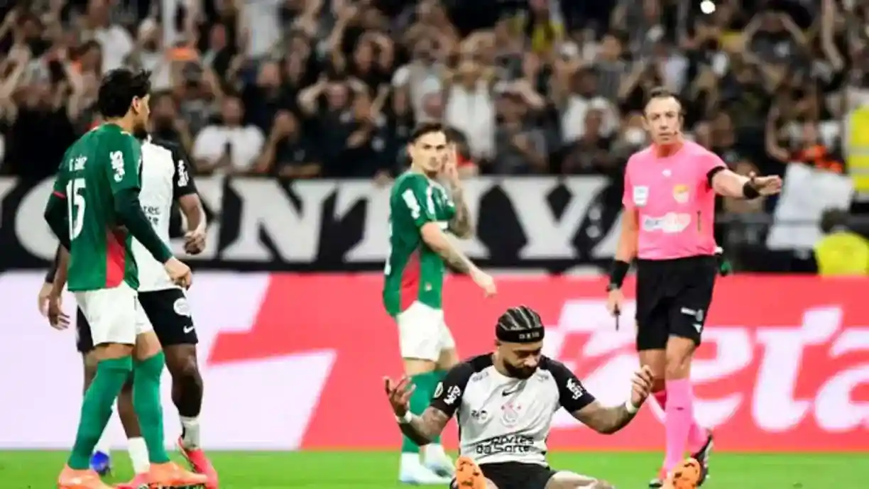 Corinthians é derrotado pelo Palmeiras dentro de casa e cai de posição no Campeonato Paulista - Foto: Marcos Ribolli