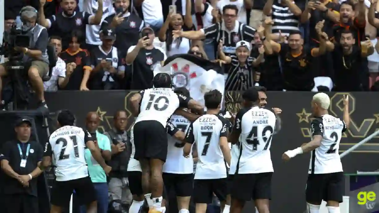 Dorival Júnior comenta sobre a partida do volante André, no título do Corinthians diante do Flamengo - Foto: Reprodução