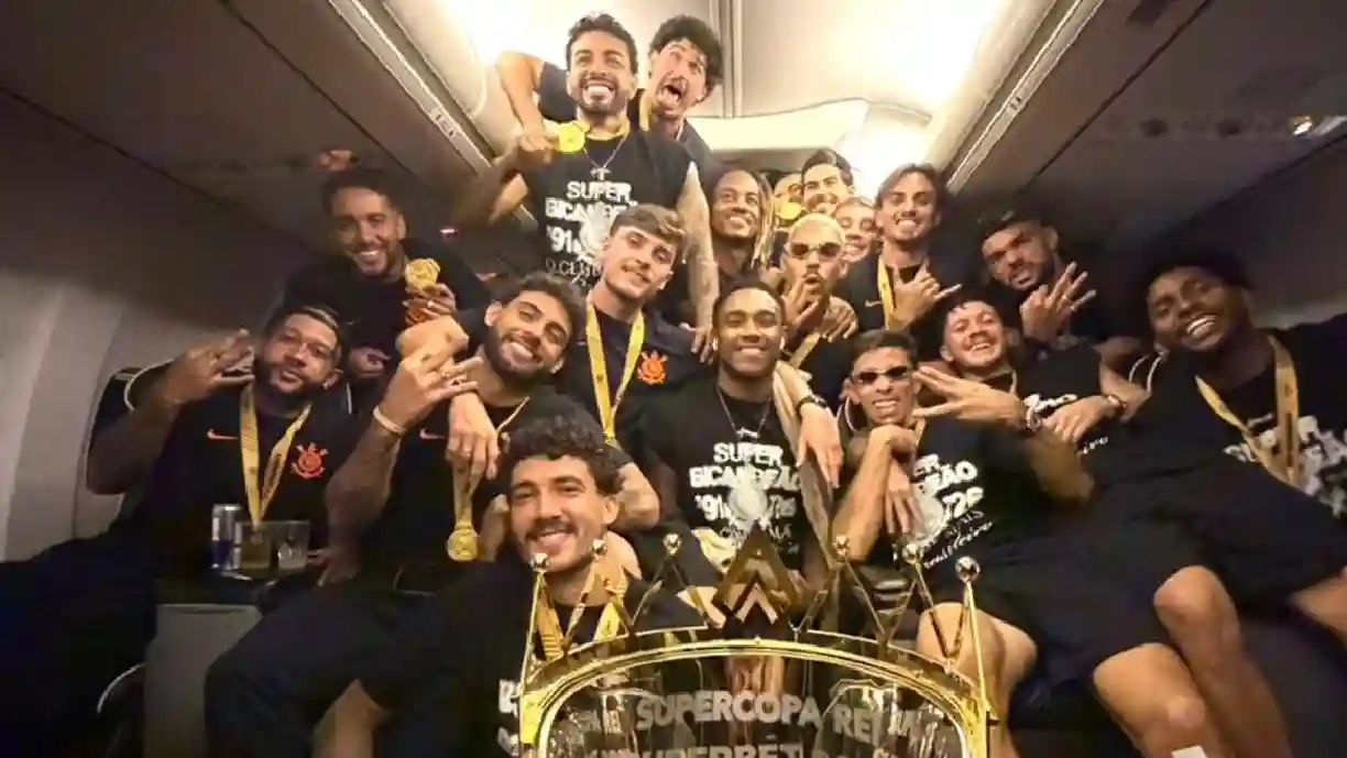 Dorival Júnior ainda não sabe se manterá Gabriel Paulista como titular do Corinthians no lugar de André Ramalho - Foto: Reprodução