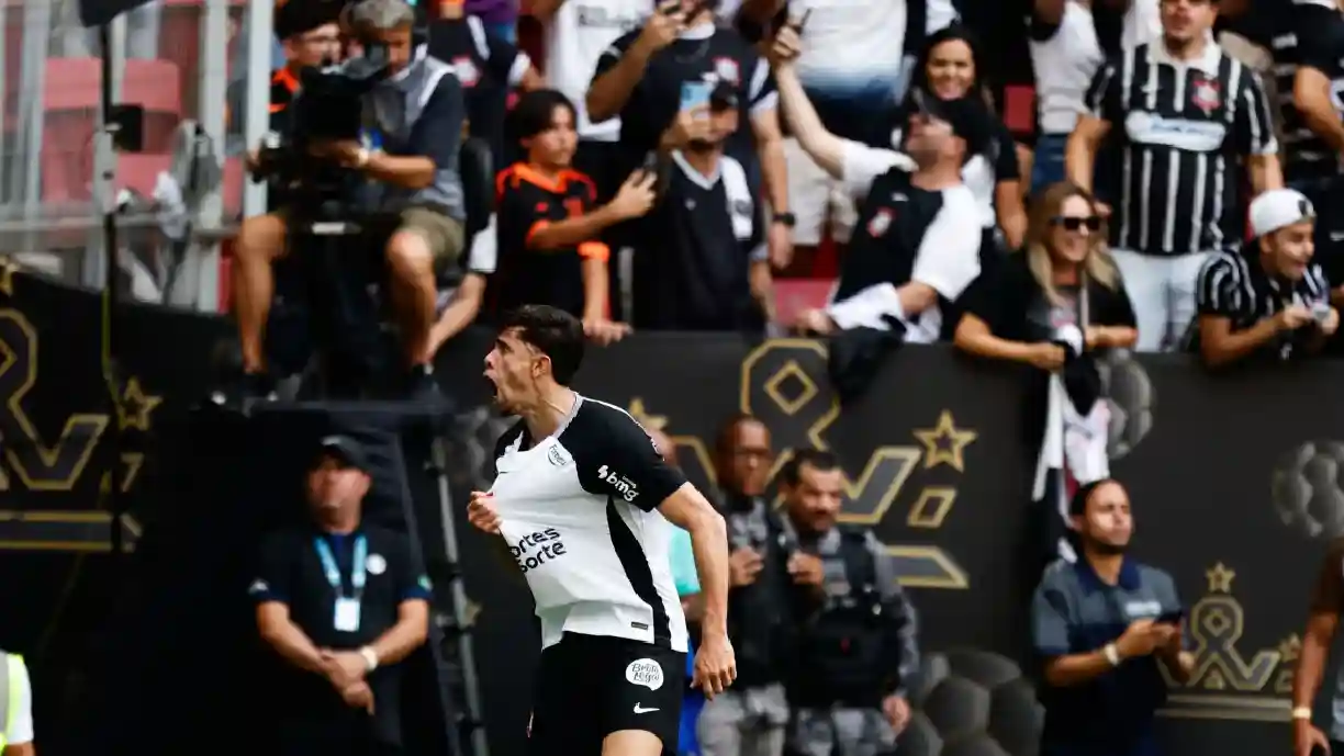 Autor de um dos gols do Corinthians na vitória em cima do Flamengo, Gabriel Paulista fala como se sentiu - Foto: Wilton Júnior