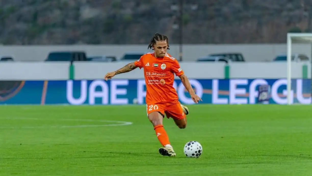 Guilherme Biro fez sua estreia em clube que está emprestado; jogador formado no Corinthians quer seguir evoluindo no exterior - Foto: Ajman Club