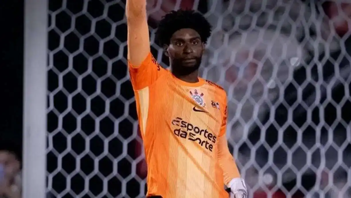 Hugo Souza e Memphis Depay falaram sobre a ida do Corinthians a semifinal do Paulistão - Foto: Divulgação/Agência Corinthians