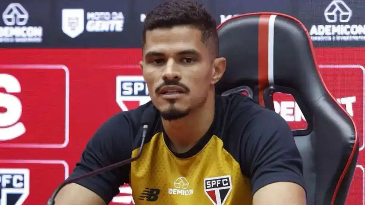 Lucas Ramon esteve na mira do Corinthians, mas foi apresentado como novo reforço do São Paulo - Foto: Rubens Chiri/São Paulo FC