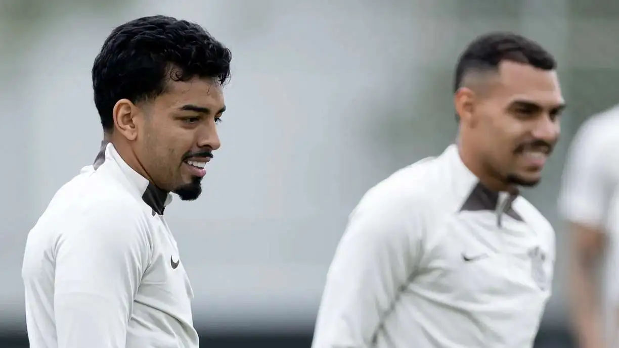 Hugo Souza faz elogios aos laterais do Corinthians, Matheuzinho e Matheus Bidu - Foto: Rodrigo Coca/Agência Corinthians