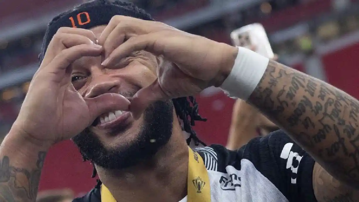 Memphis Depay quer permanecer no Corinthians, mas fatores extracampo podem ser determinantes - Foto: Reprodução