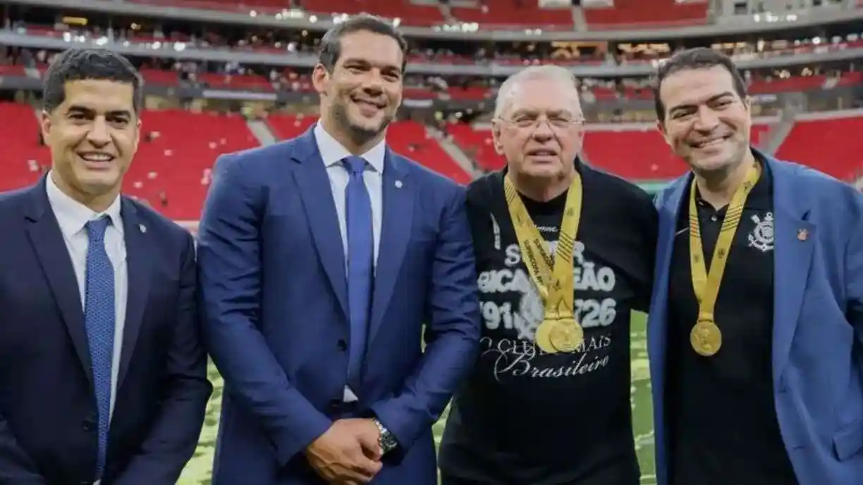 Osmar Stabile celebrou a conquista do Corinthians da Supercopa do Brasil, sobre o Flamengo - Foto: Rafael Ribeiro/CBF
