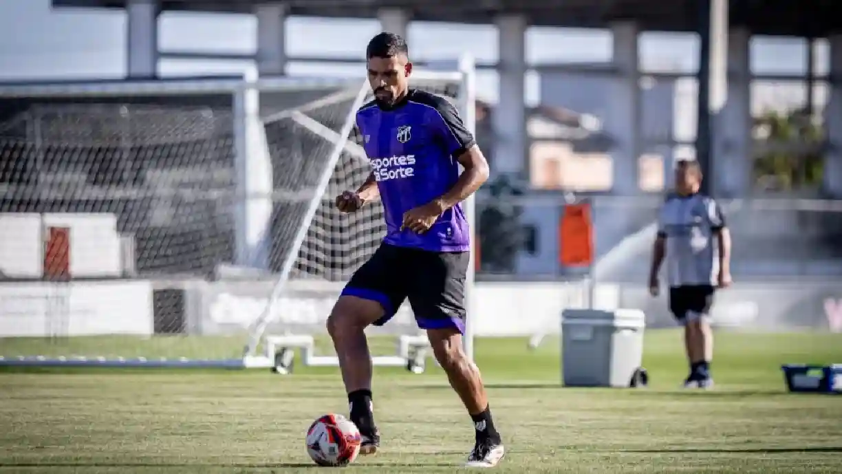 Ronald Carvalho, ex-Corinthians, é anunciado como o mais novo reforço do Vozão; - Foto: Gabriel Silva/Ceará SC