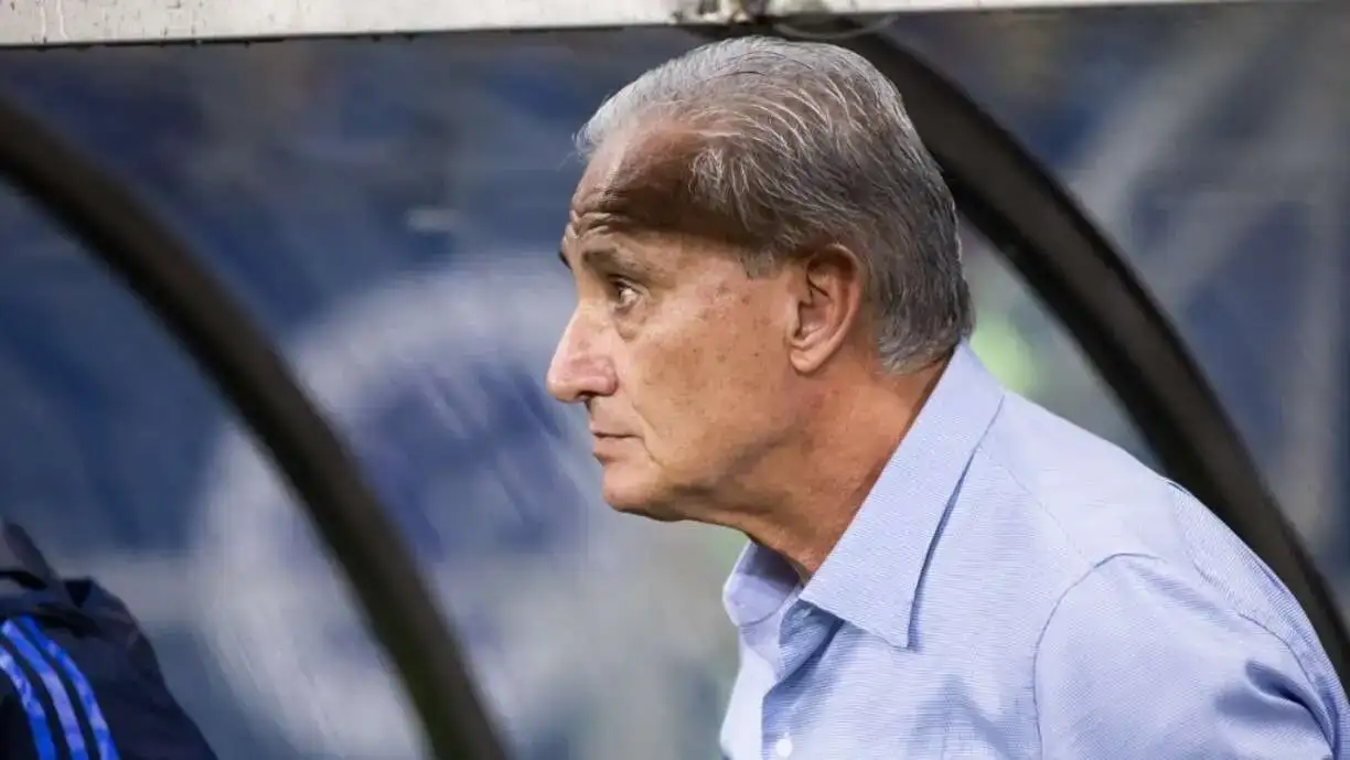 Tite foi hostilizado pela torcida do Cruzeiro, depois do final da partida diante do Corinthians - Foto: Gustavo Aleixo/Cruzeiro