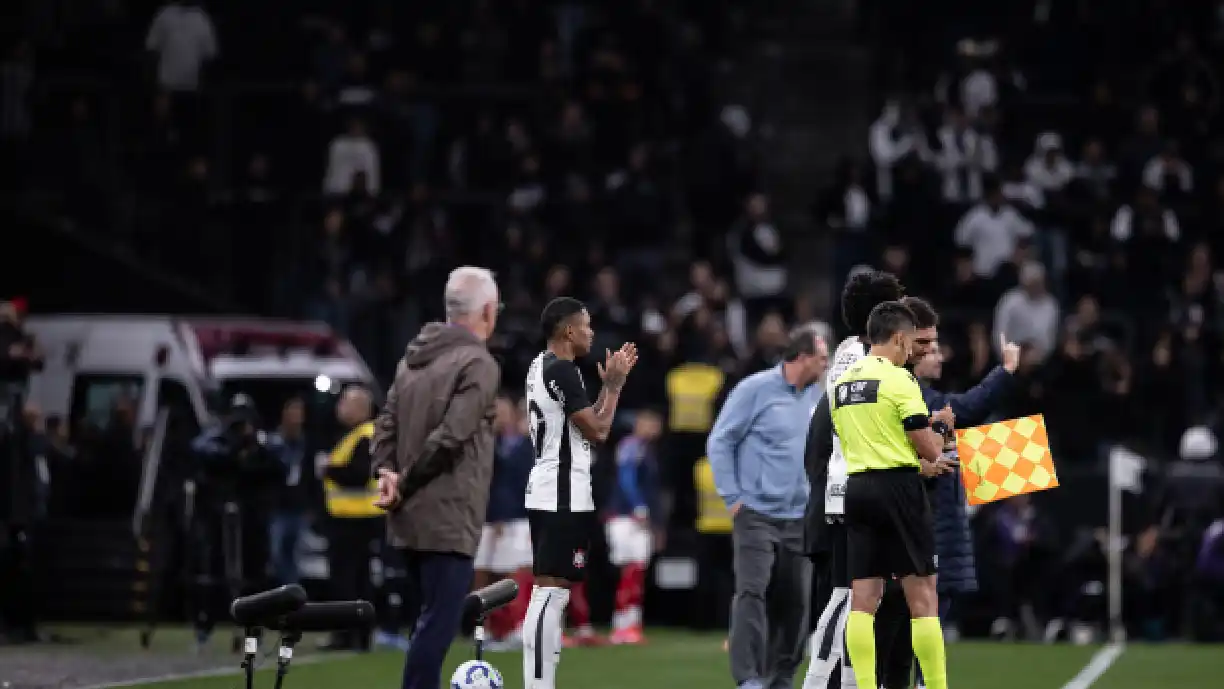 Vitinho ainda não marcou com a camisa do Corinthians, mas Dorival Júnior prega calma - Foto: Wanderson Oliveira/Meu Timão