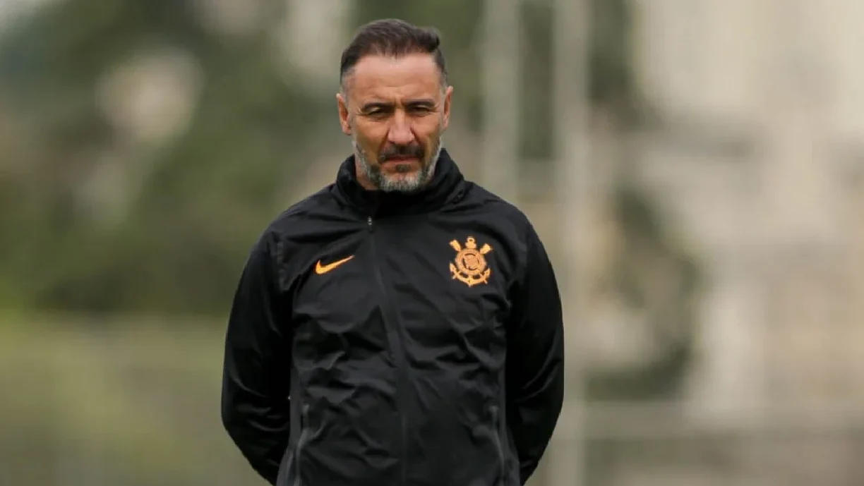 Ex-Corinthians, Vítor Pereira está prestes a ser anunciado como técnico de clube da Premier League - Foto: Rodrigo Coca/Agência Corinthians