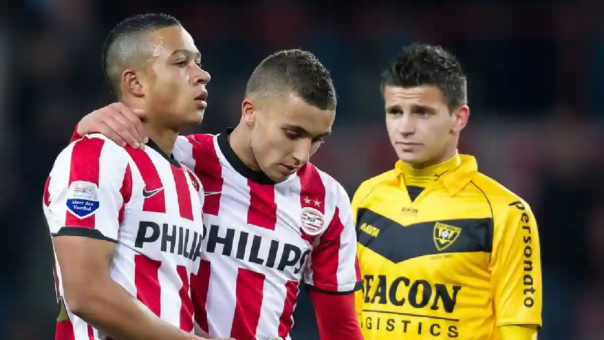Zakaria Labyad com Memphis Depay quando jogavam pelo PSV; jogador interessa ao Corinthians -  Foto: Reprodução