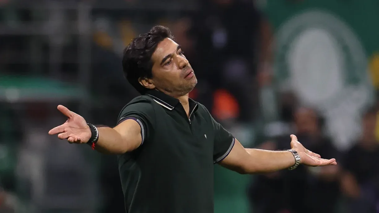 Ex-Corinthians rasga elogios para Abel Ferreira mas também critica suas falas - Foto: Cesar Greco/Palmeiras