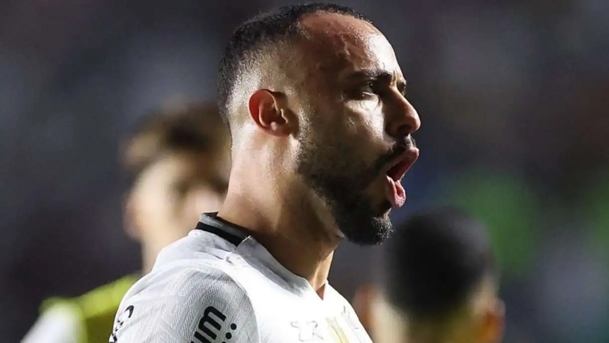 O Corinthians iniciou negociações com o Botafogo para ter Arthur Cabral e Pedro Raul pode sair do clube - Foto: Vitor Silva/Botafogo FR