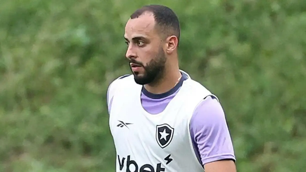 Arthur Cabral está na mira do Corinthians para este início de temporada - Foto: Vitor Silva/Botafogo FR