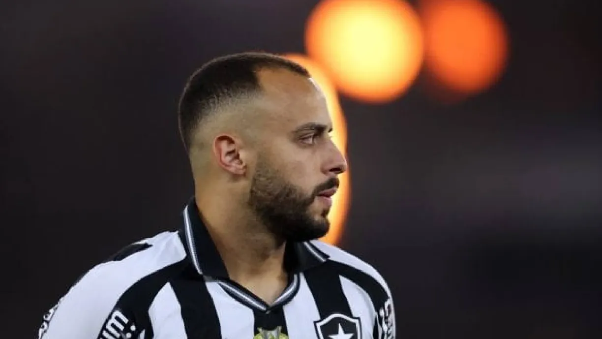 Dirigente do Glorioso fala sobre negociação do Corinthians por Arthur Cabral - Foto: Vítor Silva/Botafogo