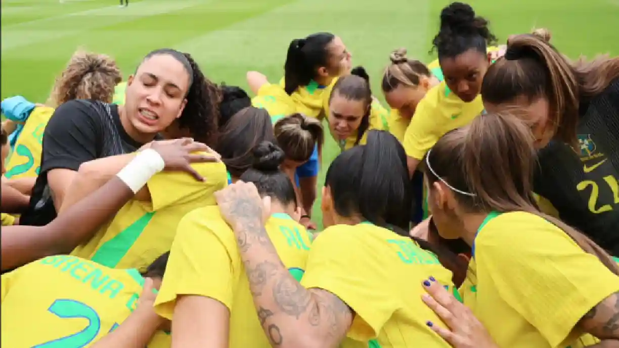 Brasil perde mais uma partida em Data Fifa, mas goleira do Corinthians se destaca ao defender pênalti -  Foto: Lívia Villas Boas/CBF