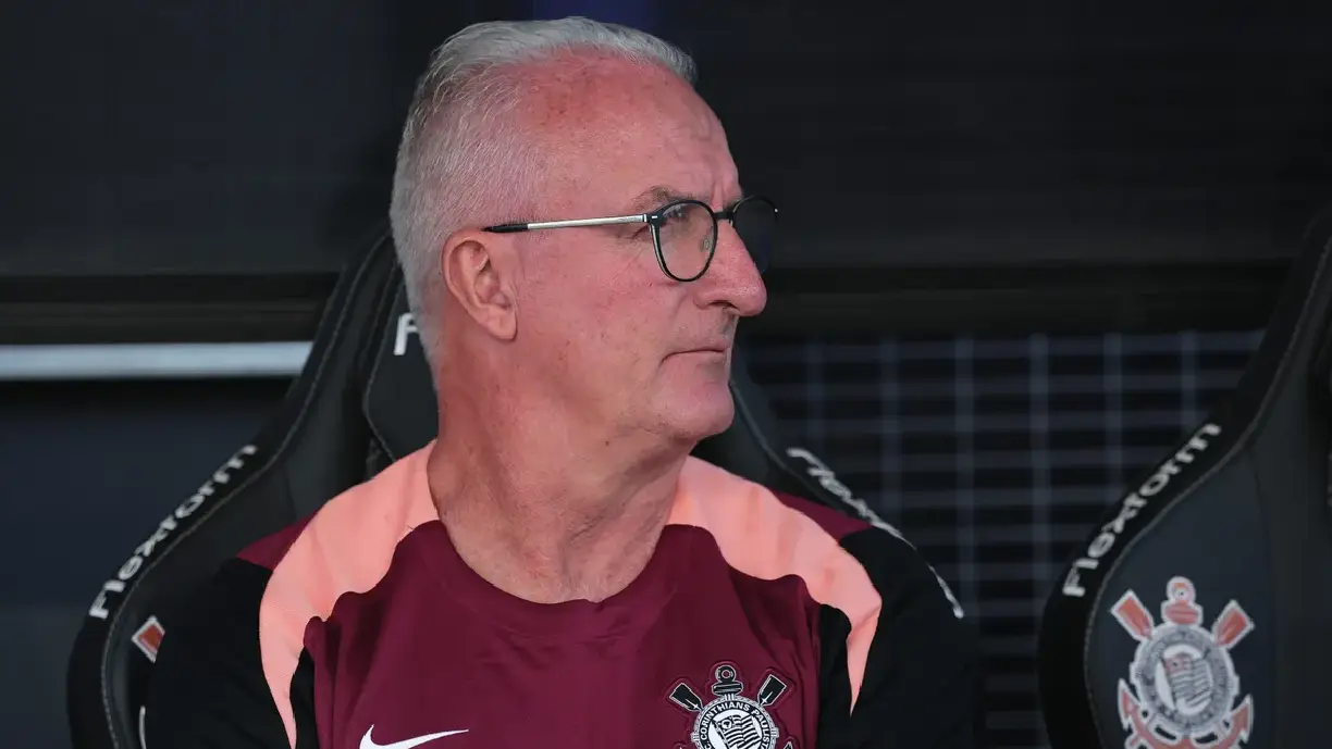 Dorival Júnior tem vivido sob pressão no Corinthians, mas toma decisão sobre suas atitudes dentro do clube - Foto: Reprodução