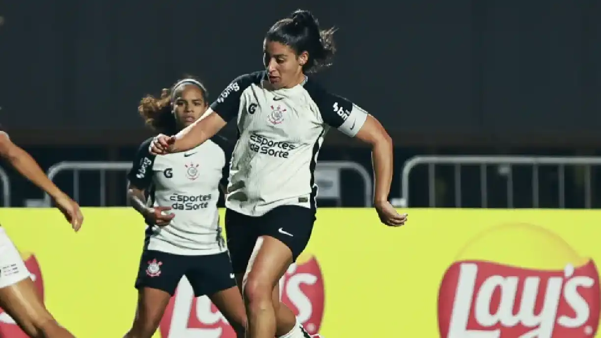 Duda Sampaio quer que o Corinthians volte a jogar quando dominava o futebol feminino - Foto: Rebeca Reis/Agência Paulistão
