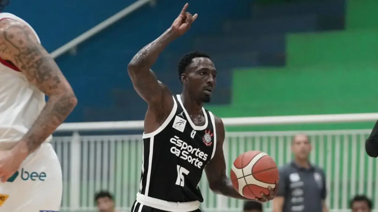 Elyjah Clark fala em união da equipe do Corinthians: “O essencial é...”