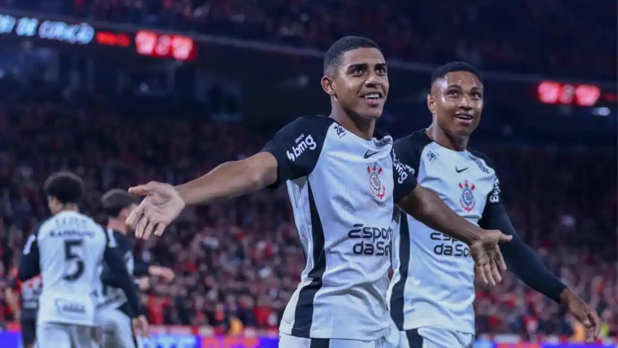 Atacante acaba se lesionando em treino e gravidade de seu problema pode deixá-lo longe dos gramados por um bom tempo - Foto: Theo Daolio