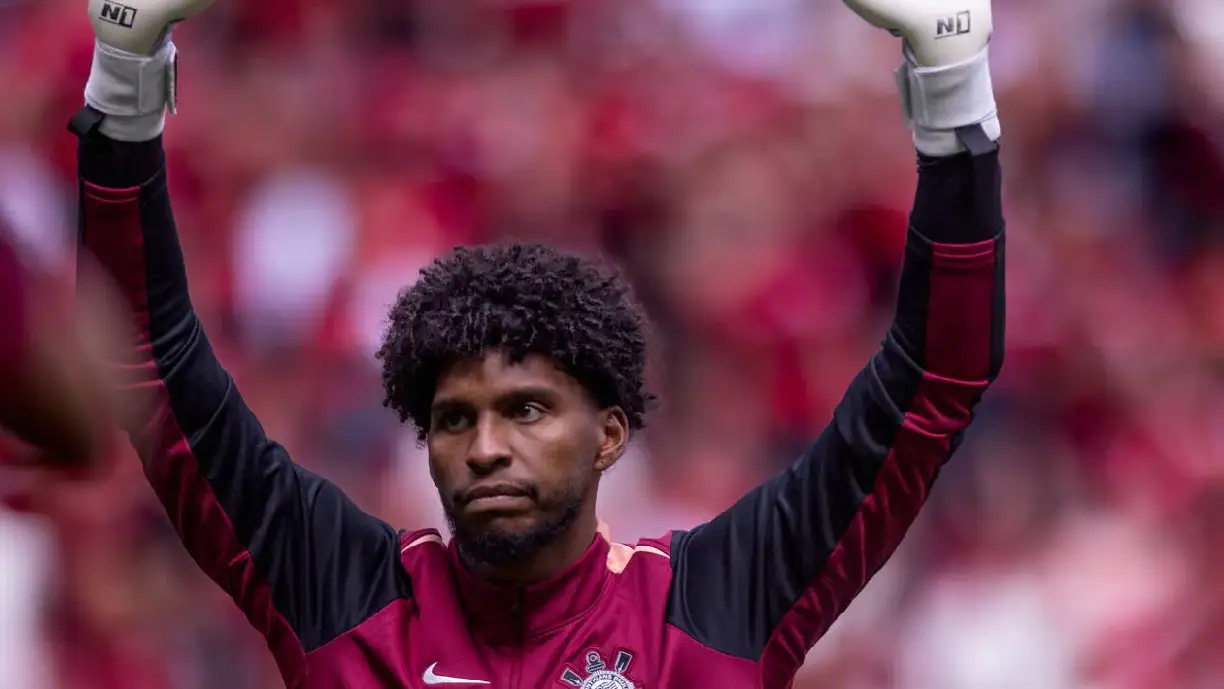 Hugo Souza comemora ser chamado para jogar amistosos da Seleção Brasileira e projeta Timão x Flamengo - Foto: Rodrigo Coca/Agência Corinthians