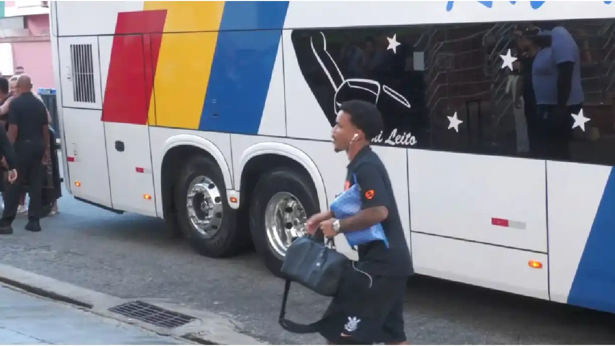 Dorival Júnior convoca 25 nomes do Corinthians para a partida contra o Santos na Vila Belmiro neste domingo (15) - Foto: Meu Timão