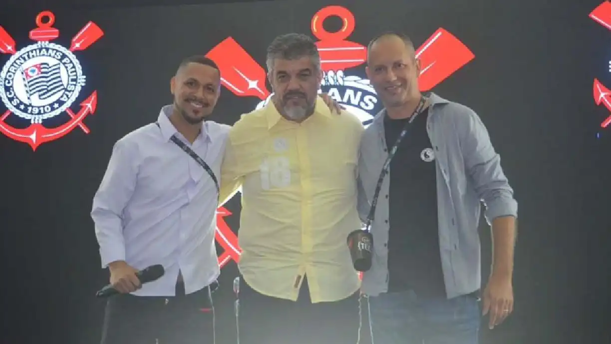 Diretor do Corinthians deixa o cargo após meses de divergências com Osmar Stabile - Foto: Reprodução/Instagram