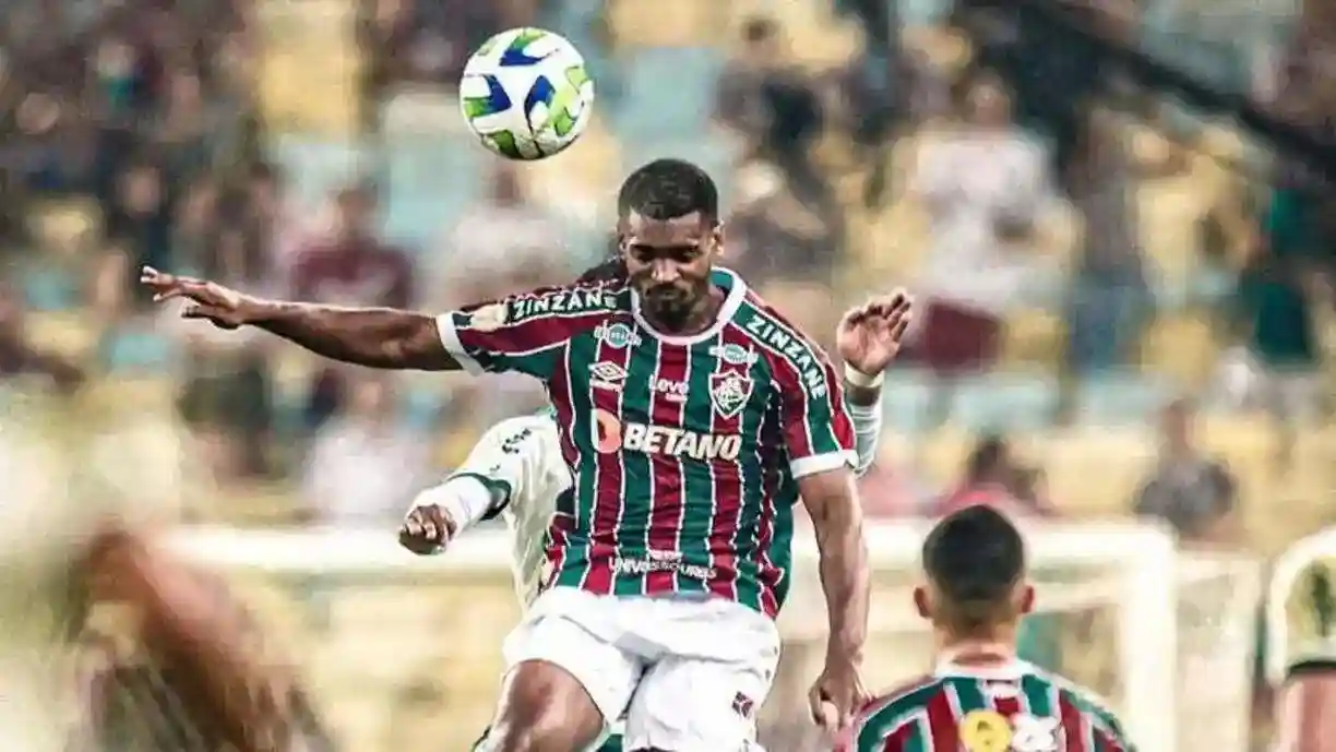 O Corinthians pode iniciar negociações para contratar ex-jogador do Fluminense - Foto: Reprodução/Instagram