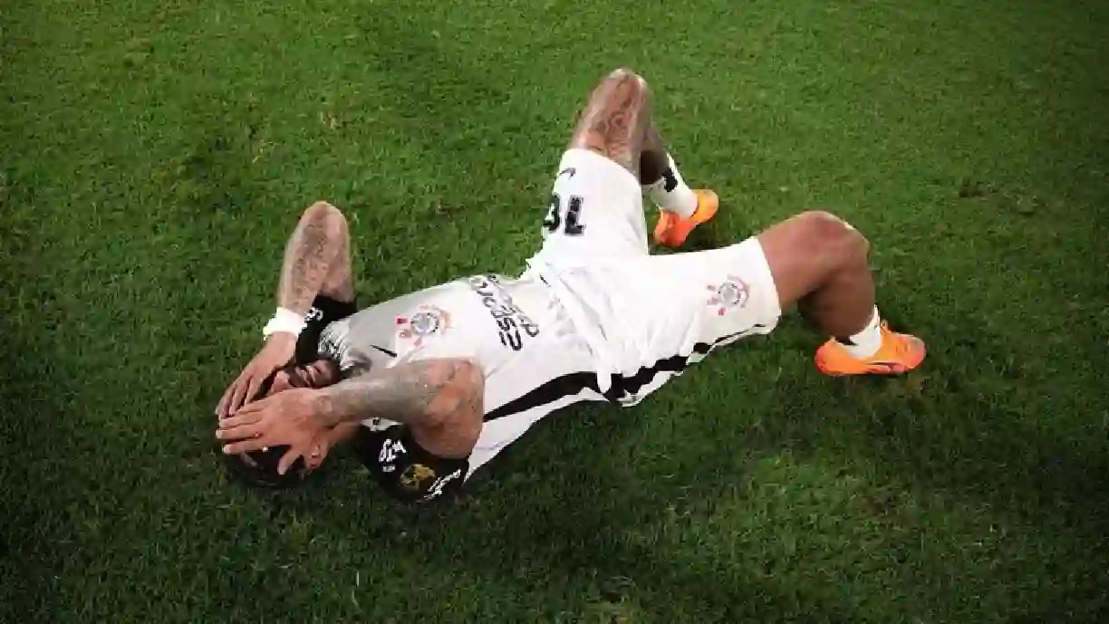 Memphis Depay tem demonstrado a sua insatisfação com algumas ações que estão interferindo em seu rendimento no campo - Foto: Marco Galvão/Agência Corinthians