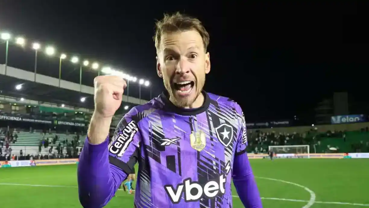 Neto é alvo do Corinthians para este início de temporada, que mira atleta experiente para a posição - Foto: Vitor Silva / Botafogo