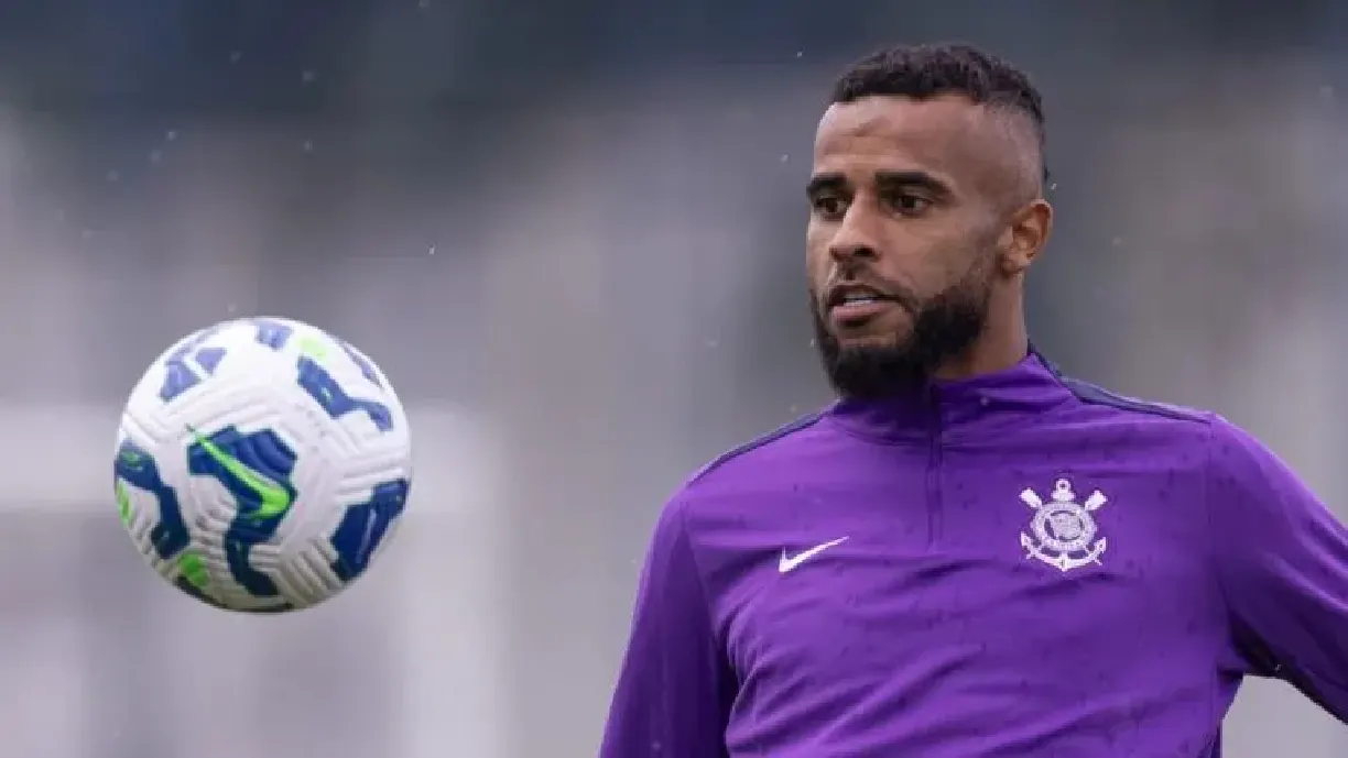 Alex Santana irá voltar a treinar com equipe alvinegra depois de avaliação de Fernando Diniz - Foto: Rodrigo Coca/Agência Corinthians